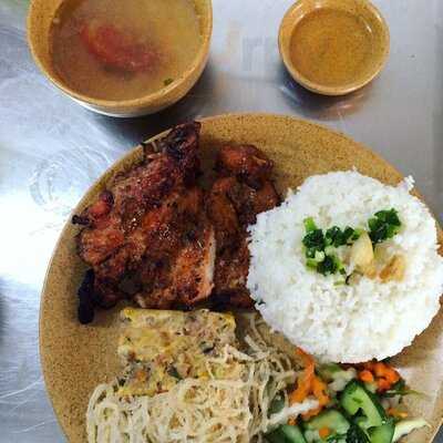 Cơm Tấm 11 Phùng Hưng