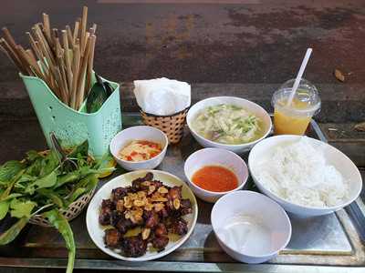 Cơm Tấm 11 Phùng Hưng