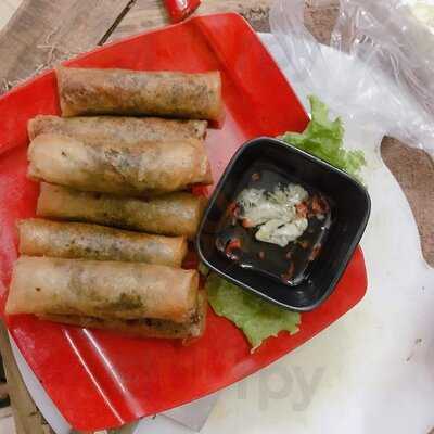 Ha Noi Train Track Pub & Coffee