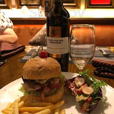 Nhà Hàng The Deli