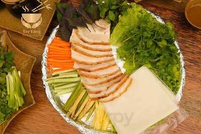 Nhà Hàng Tre Vàng