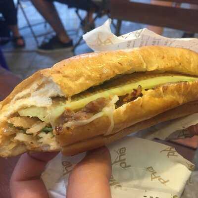 Bánh Mì Phố