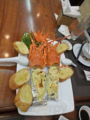 Nhà Hàng Hải Sản 3 Yêu Tinh