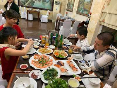 Nhà Hàng Hải Sản 3 Yêu Tinh