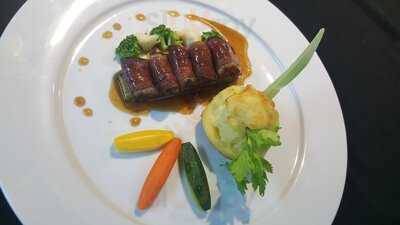 Nhà Hàng De L'amour Bistro & Cafe