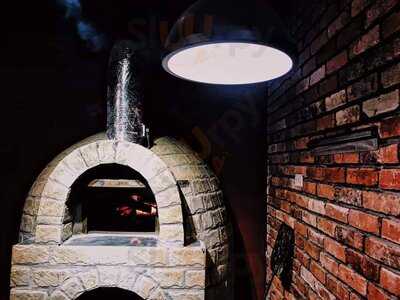 Sồi Đỏ - Pizza & Pasta - 10 Trương Hán Siêu