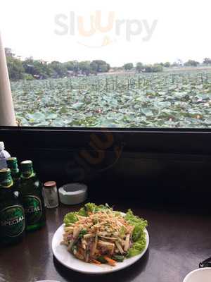 Nhà Hàng Sen Đầm Trị