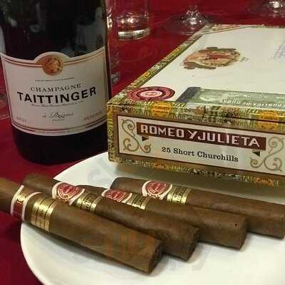 Quán Cigar & Wine Lounge 1973