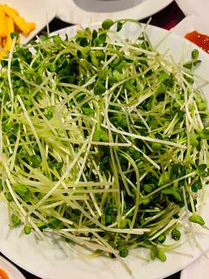 Le Cabaret Restaurant & Lounge