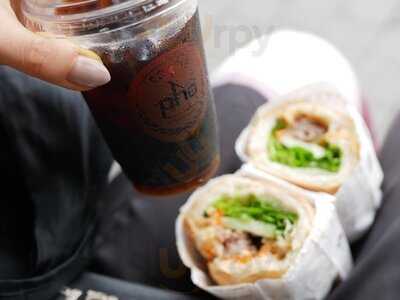 Bánh Mì Phố