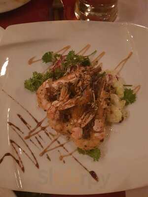 Nhà Hàng & Bar May