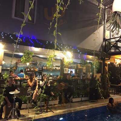 The Oasis Saigon Pool & Restaurant