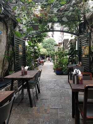 Bunker Bed Breakfast Bar