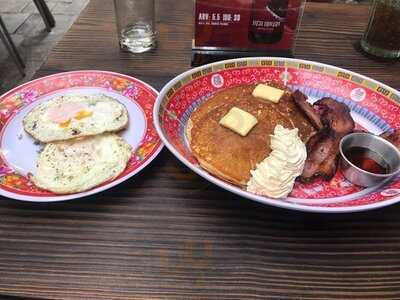 Bunker Bed Breakfast Bar