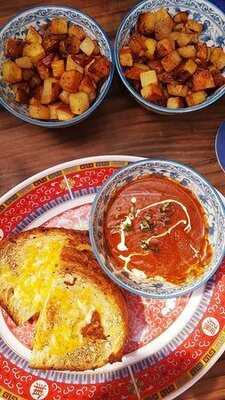 Bunker Bed Breakfast Bar