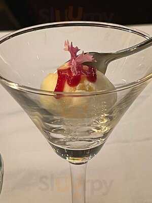 Xu Restaurant Lounge