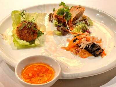 Xu Restaurant Lounge