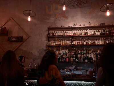 Nhà Hàng The Alley Cocktail Bar & Kitchen