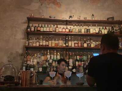 Nhà Hàng The Alley Cocktail Bar & Kitchen