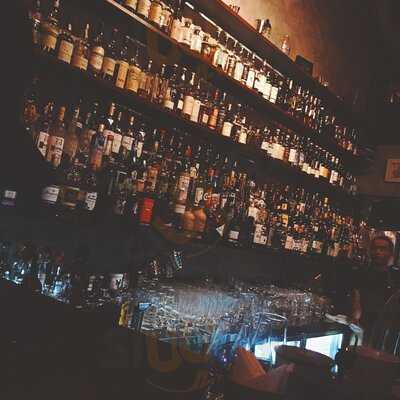 Nhà Hàng The Alley Cocktail Bar & Kitchen