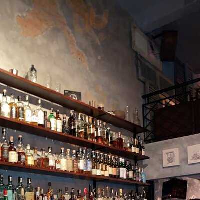 Nhà Hàng The Alley Cocktail Bar & Kitchen