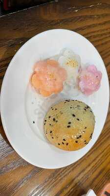 D'maris Premier Buffet Phu My Hung