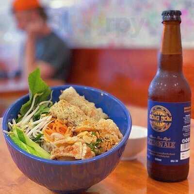 Nhà Hàng Royal Saigon