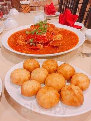 Nhà Hàng Hải Sản Nhà Đỏ