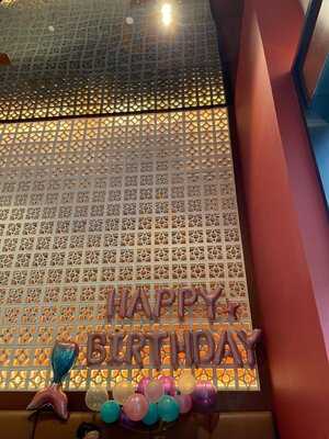 Nhà Hàng Saigon Café