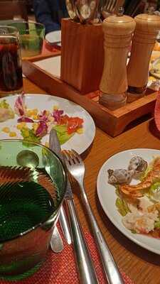 Nhà Hàng Saigon Café