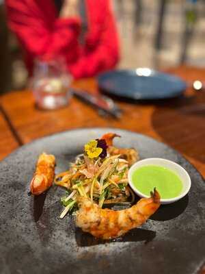 Nhà Hàng Vietnam House