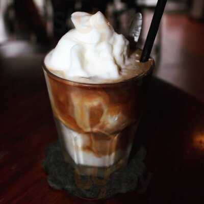 Quán Cà Phê Tractor