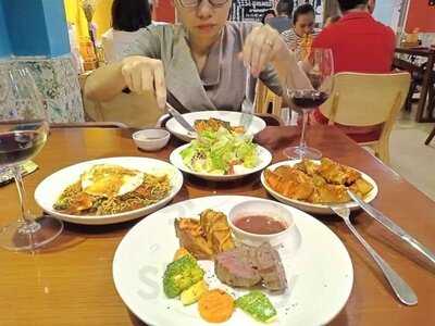 Ơ Bistro - Steakhouse, Pasta & Bar