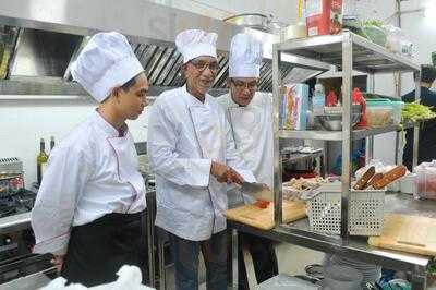 Cosigon Restaurant Cafe Lounge