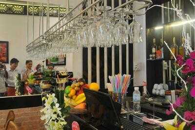 Cosigon Restaurant Cafe Lounge