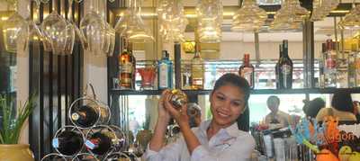 Cosigon Restaurant Cafe Lounge