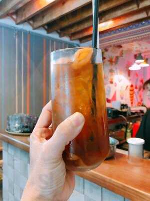 Hooga Cafe Restaurant & Lounge