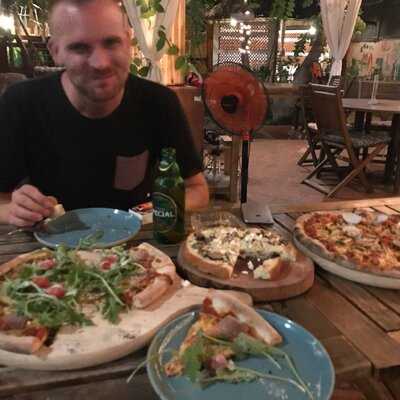 Gardenia - Eat, Play, Love