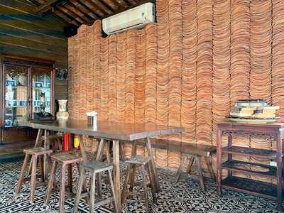 Cà Phê Cô Ba Đồng Khởi Rooftop