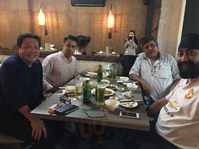 Nhà Hàng Changi Village