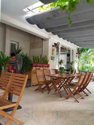 Nhà Hàng Bát Gốm