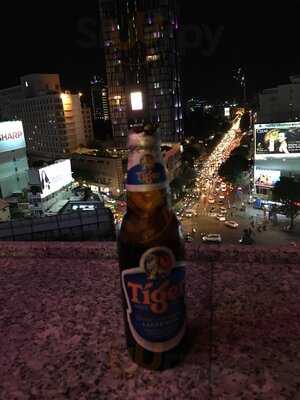 Nhà Hàng Xoay Hoàng Gia