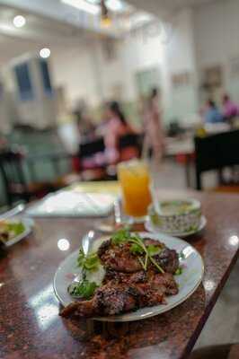 Com Tam Nguyen Van Cu