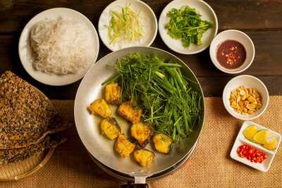 Quán Chả Cá Đông Kinh