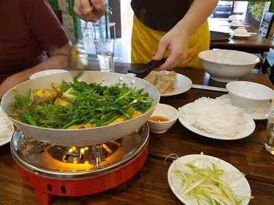 Quán Chả Cá Đông Kinh