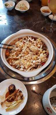Ashima Mushroom Hotpot - Thảo Điền