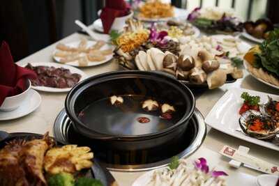Ashima Mushroom Hotpot - Thảo Điền