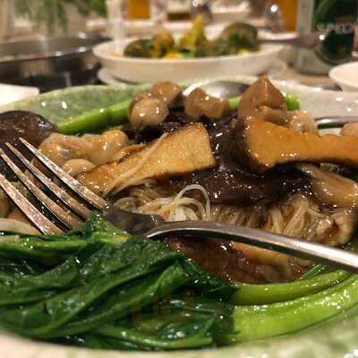 Yeebo Seafood & Hot Pot Restaurant