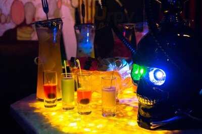 The Mask Coffee & Lounge