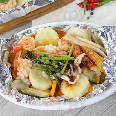 Cơm Gà Hồng Xương